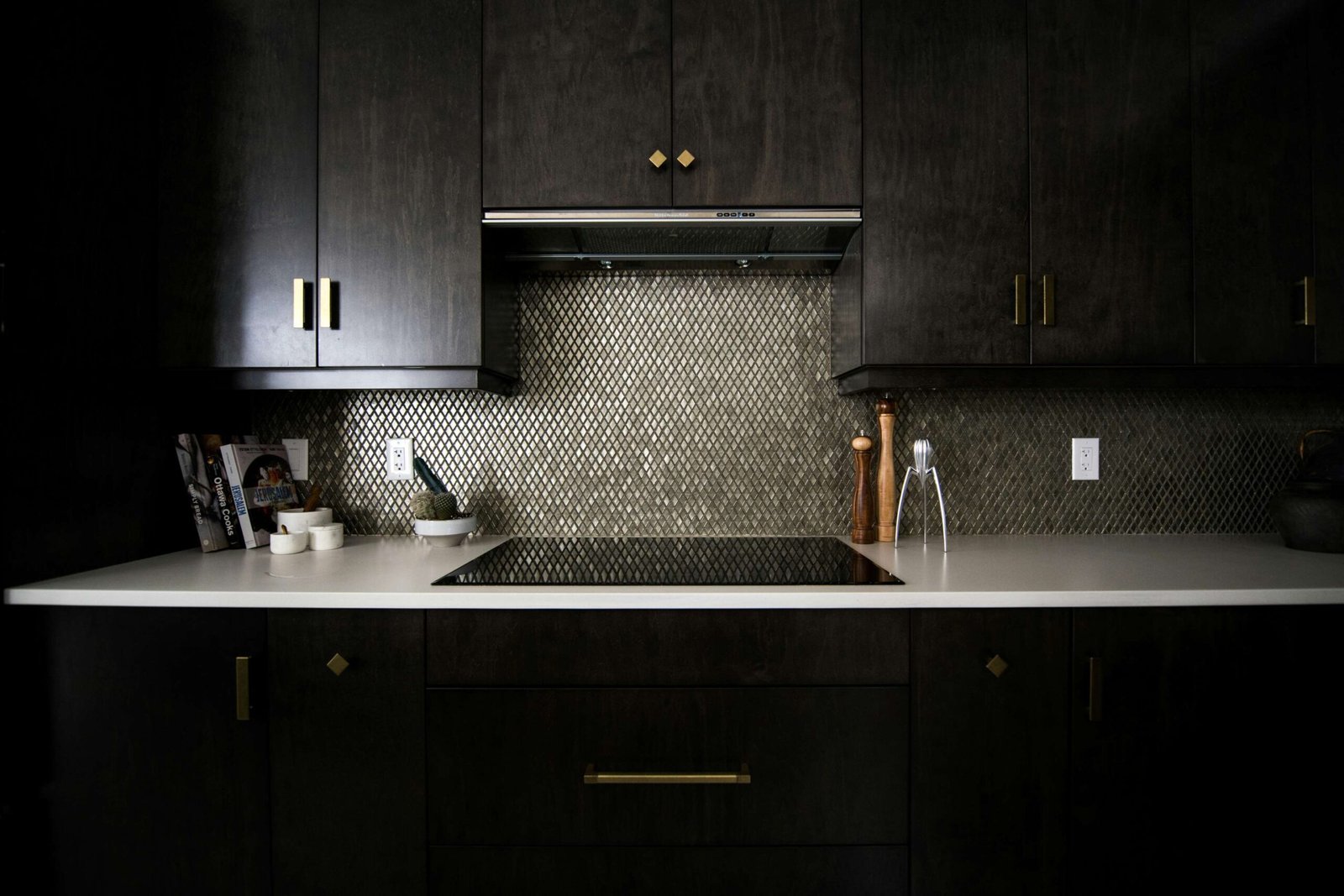 Black kitchen